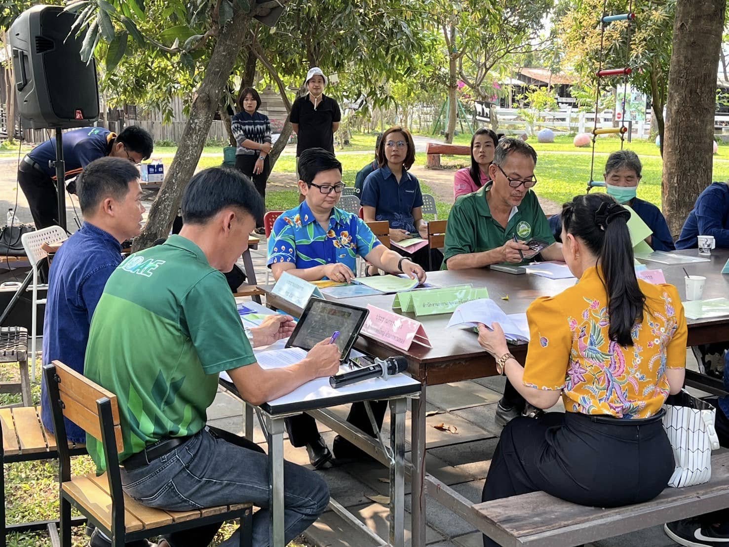 นางสาวนริศรา เอี่ยมคุ้ย  ผอ.สศท.6  เข้าร่วมประชุมคณะกรรมการเครือข่าย ศูนย์เรียนรู้การเพิ่มประสิทธิภาพการผลิตสินค้าเกษตร และคณะกรรมการเครือข่ายแปลงใหญ่ ระดับจังหวัด จังหวัดชลบุรี ณ ทำฟามดี คาเฟ่แอนด์ฟาร์ม จังหวัดชลบุรี 