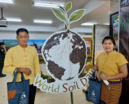 ผอ.สศท.2 ร่วมพิธีเปิดงานโครงการคนไทยหัวใจสีเขียว เนื่องในวันสิ่งแวดล้อมไทย และวันดินโลก