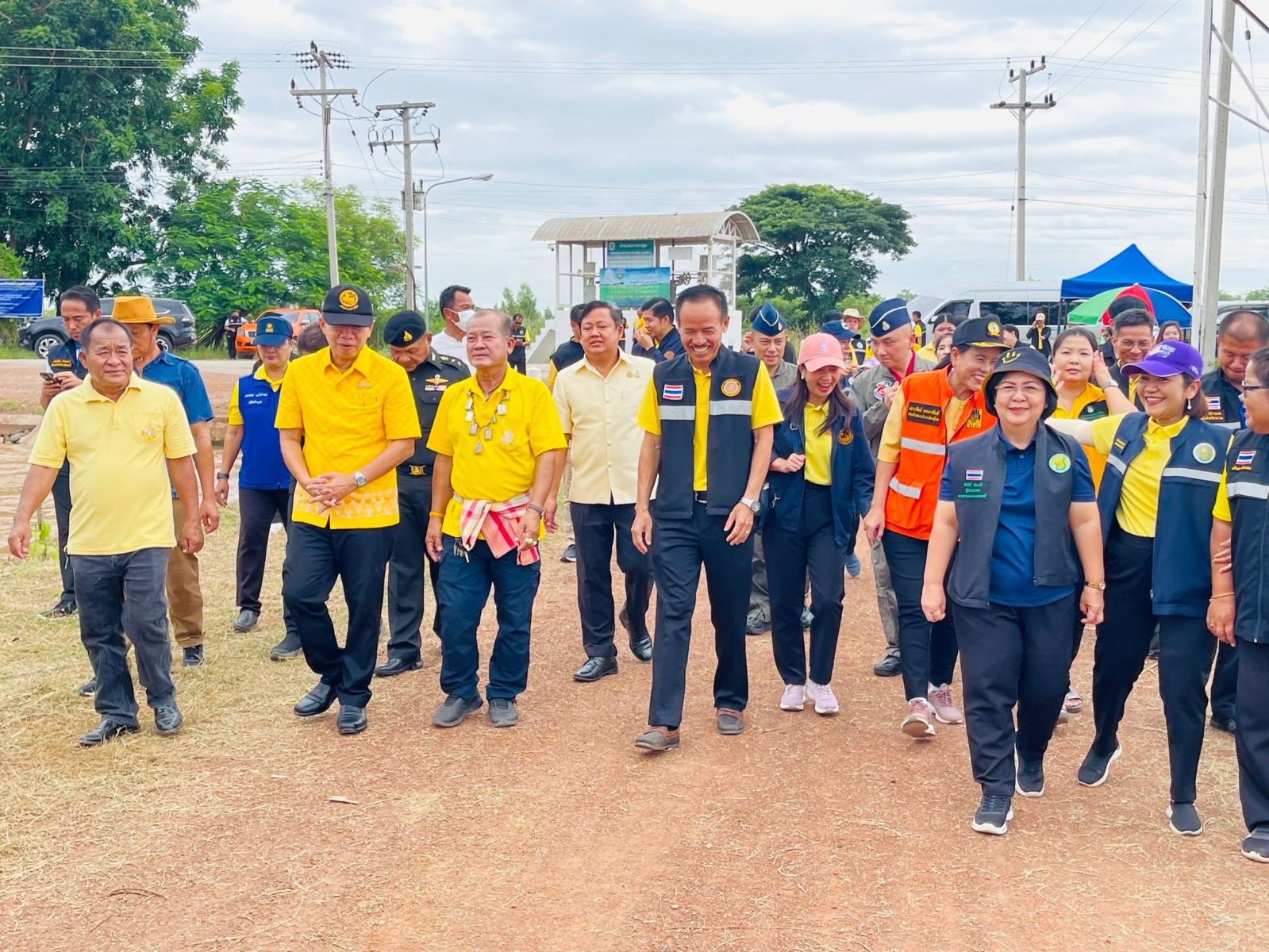 สศท.2 ร่วมกิจกรรมปล่อยพันธุ์ปลาและลงพื้นที่ติดตามสถานการณ์น้ำในพื้นที่โครงการบางระกำโมเดล