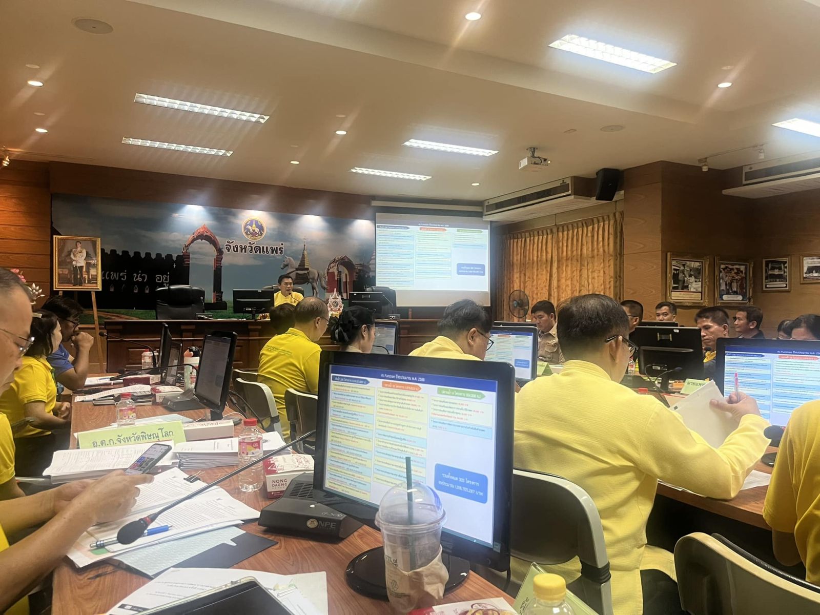 Director of ROAE2 attended 2 meetings in Phrae Province